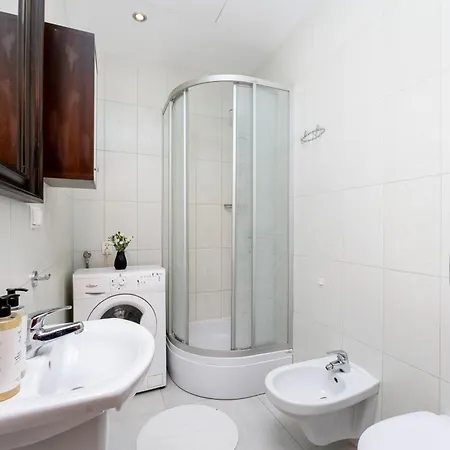 Malila Premium Cracow Lazarza 3 דירה *